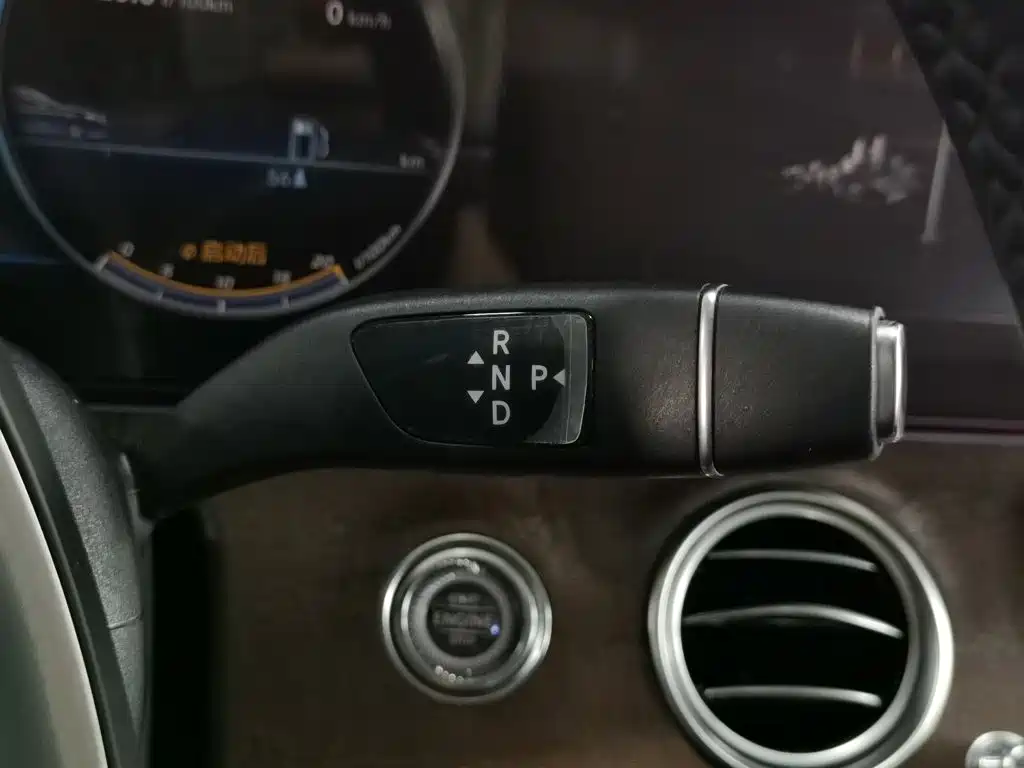 Mercedes-Benz E-Class 2018 — фото 13