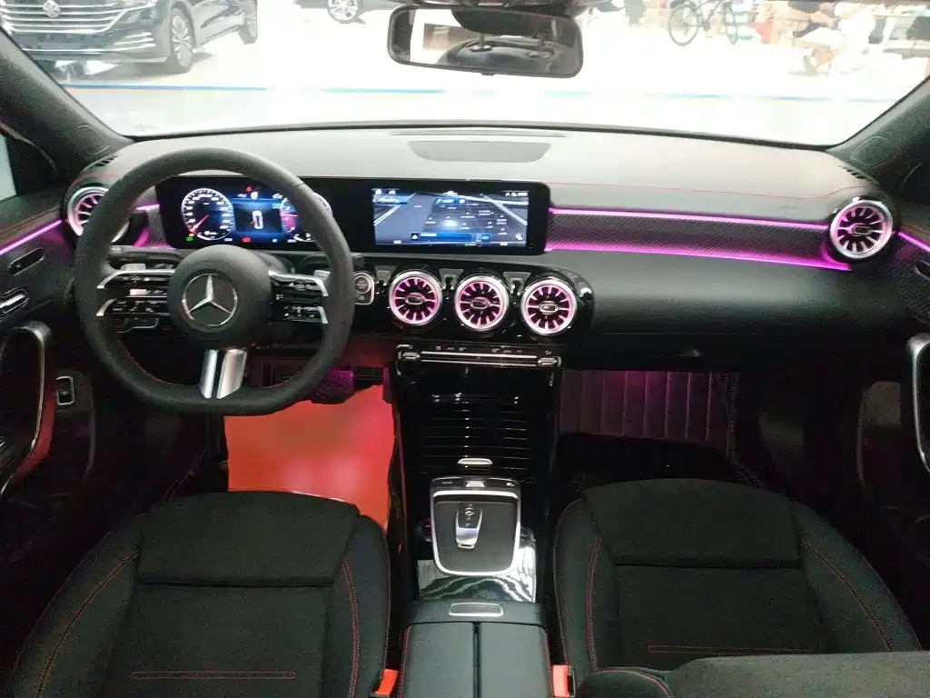 Mercedes-Benz A-Class 2025 — фото 10