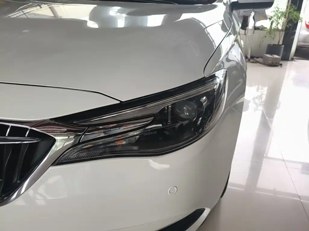 Buick Excelle 2019 — фото 24