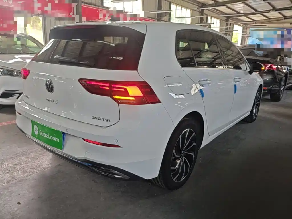 Volkswagen Golf 2024