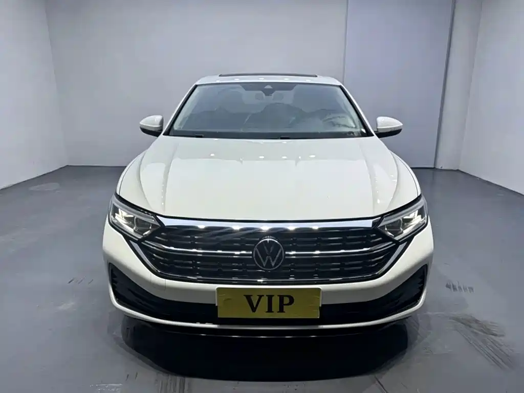 Volkswagen Sagitar 2022