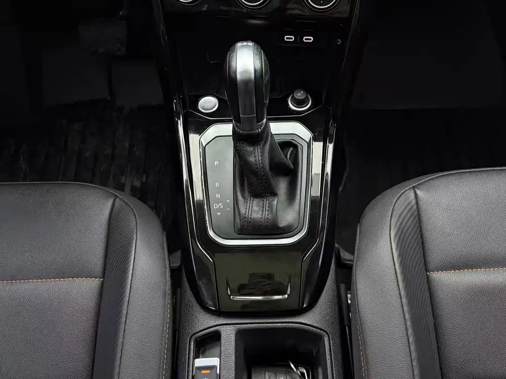 Volkswagen T-Roc 2021 — фото 17