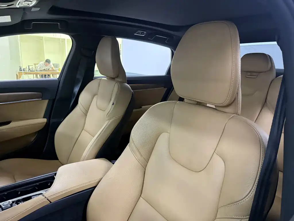 Volvo S90 2019 — фото 11