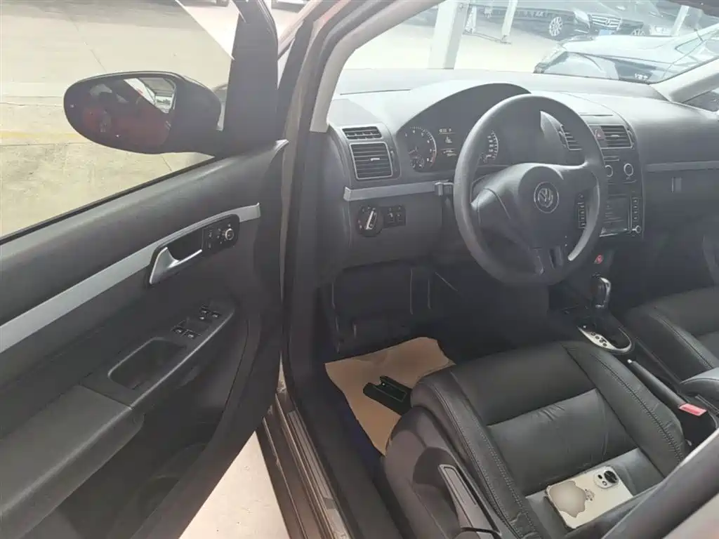 Volkswagen Touran 2015 — фото 16