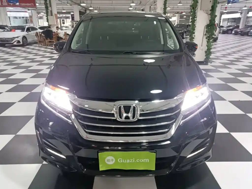 Honda Elysion 2018 — фото 3