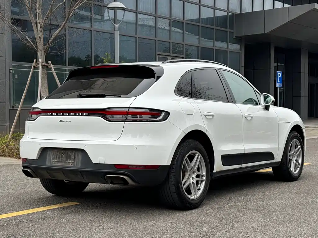Porsche Macan 2020 — фото 16