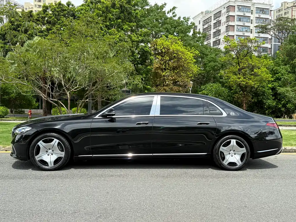 Mercedes-Benz S-Class 2024