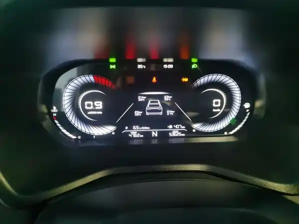 Geely Emgrand 2023