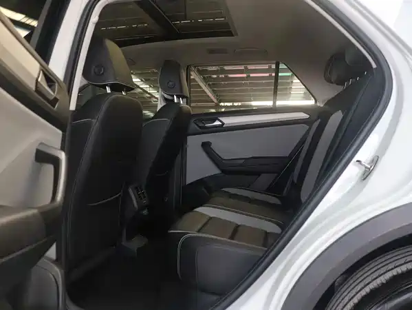 Volkswagen T-Roc 2024