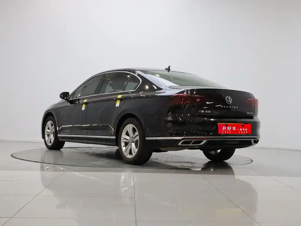 Volkswagen Magotan 2025