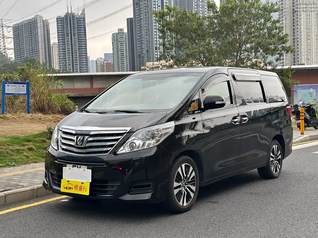 Toyota Alphard 2015 — фото 1
