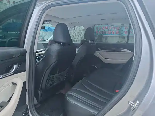 Geely Xingyue L 2023