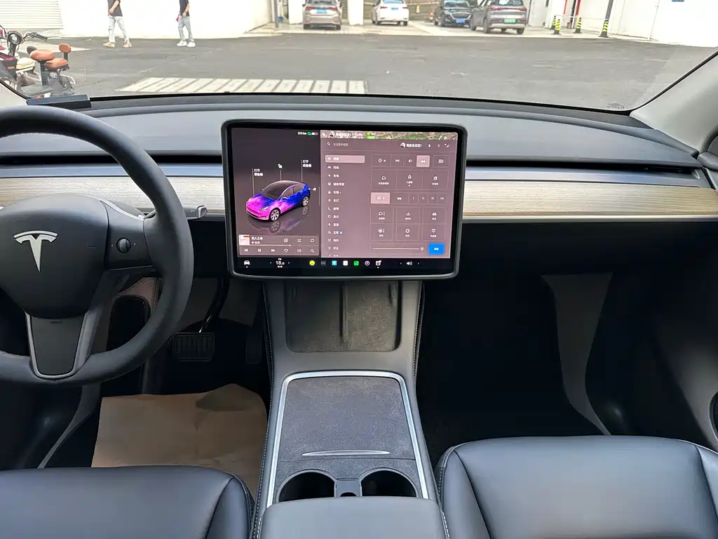 Tesla Model Y 2023 — фото 13