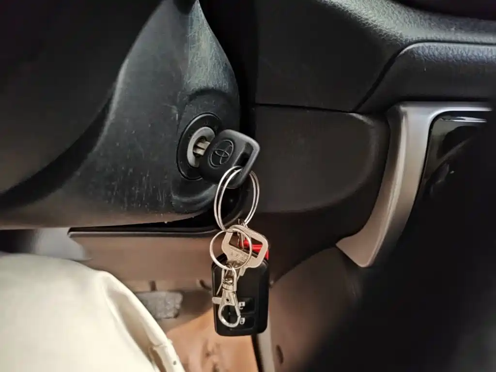 Toyota Yaris L 2018 — фото 9