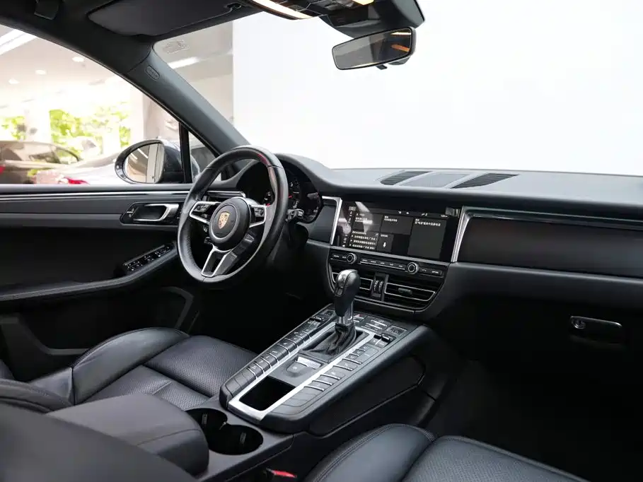 Porsche Macan 2021 — фото 11