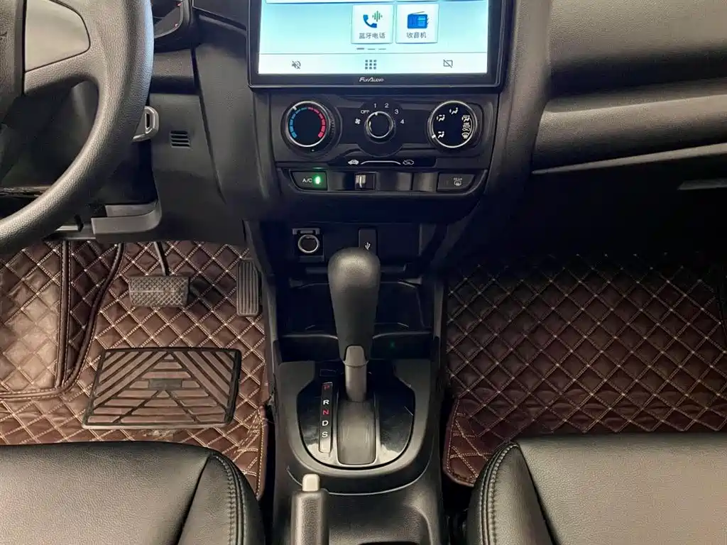 Honda Fit 2018 — фото 9