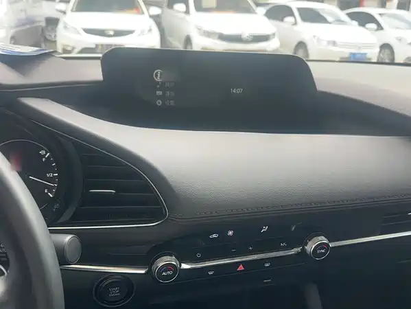 Mazda 3 Axela 2023