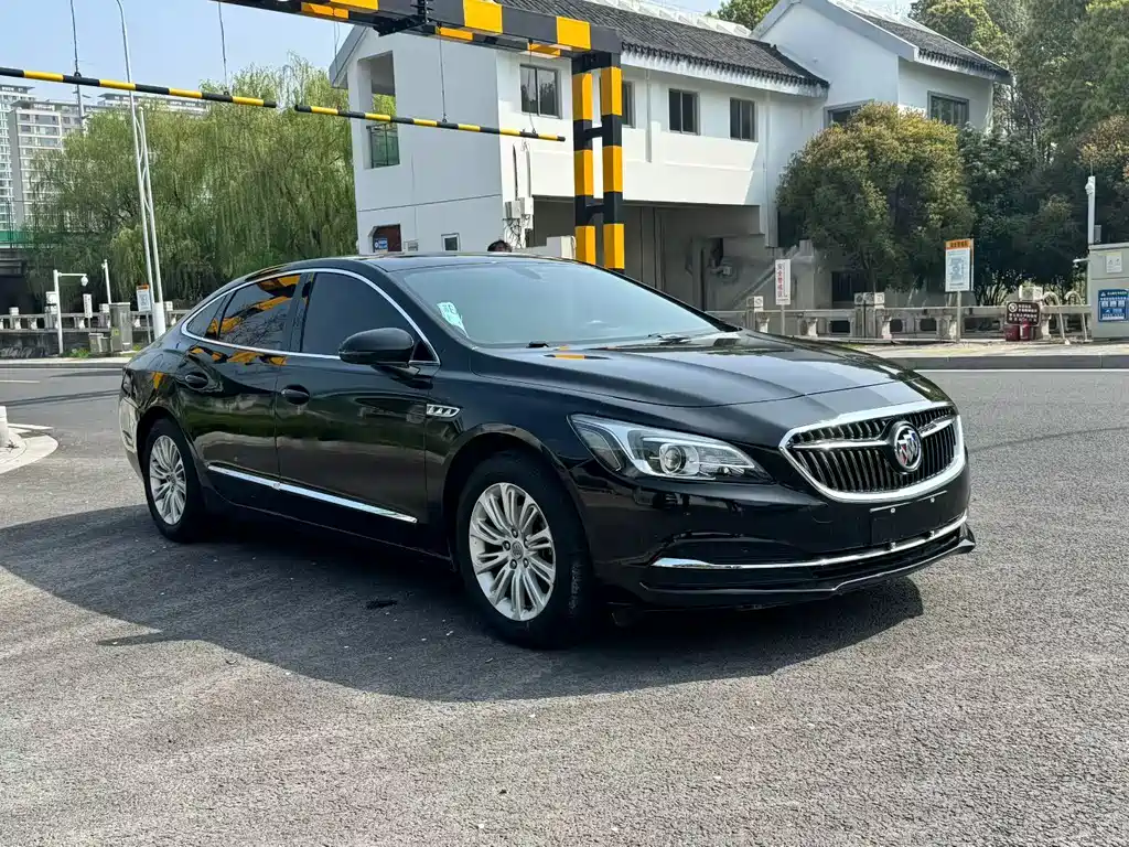 Buick LaCrosse 2016 — фото 1