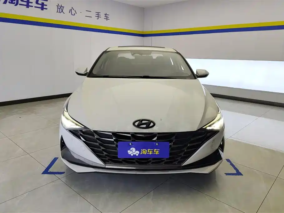 Hyundai Elantra 2021