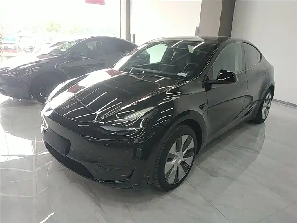 Tesla Model Y 2023 — фото 1