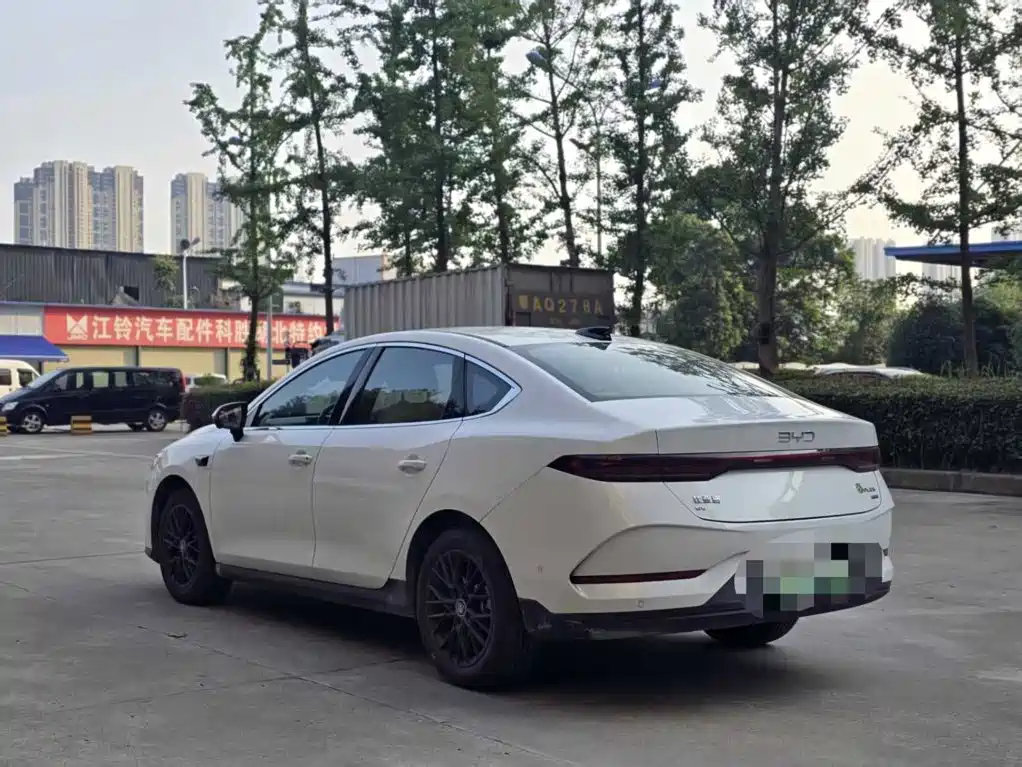 BYD Qin PLUS 2025 — фото 13