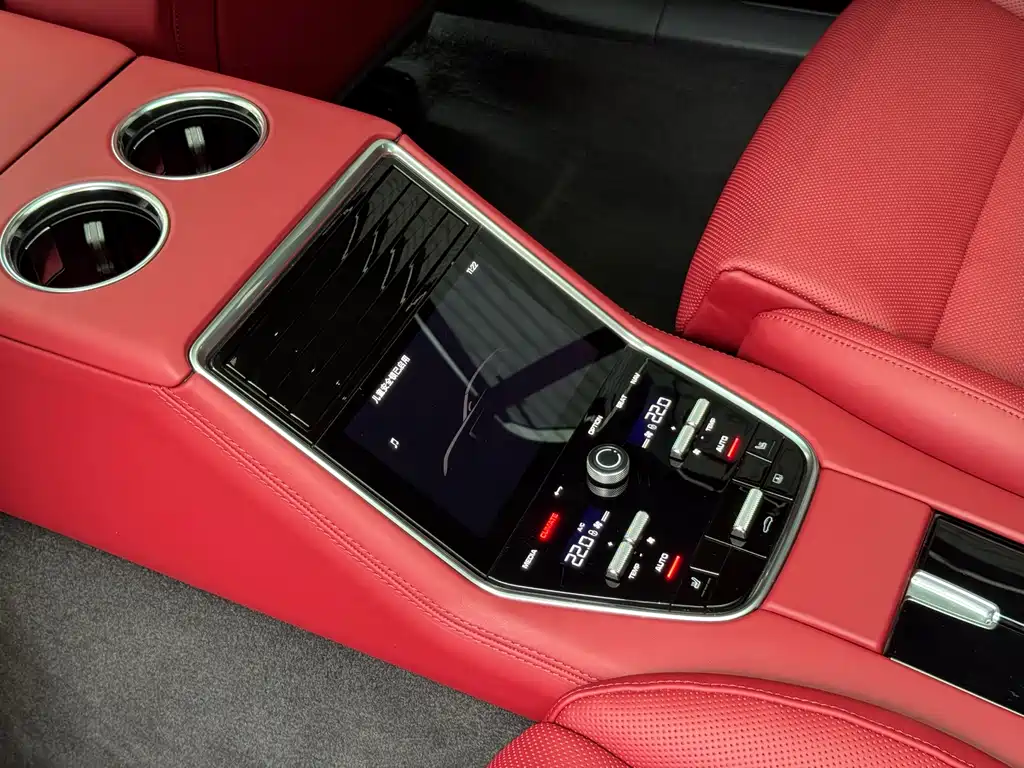 Porsche Panamera 2023 — фото 10