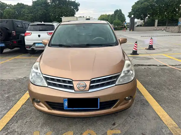 Nissan Tiida 2010