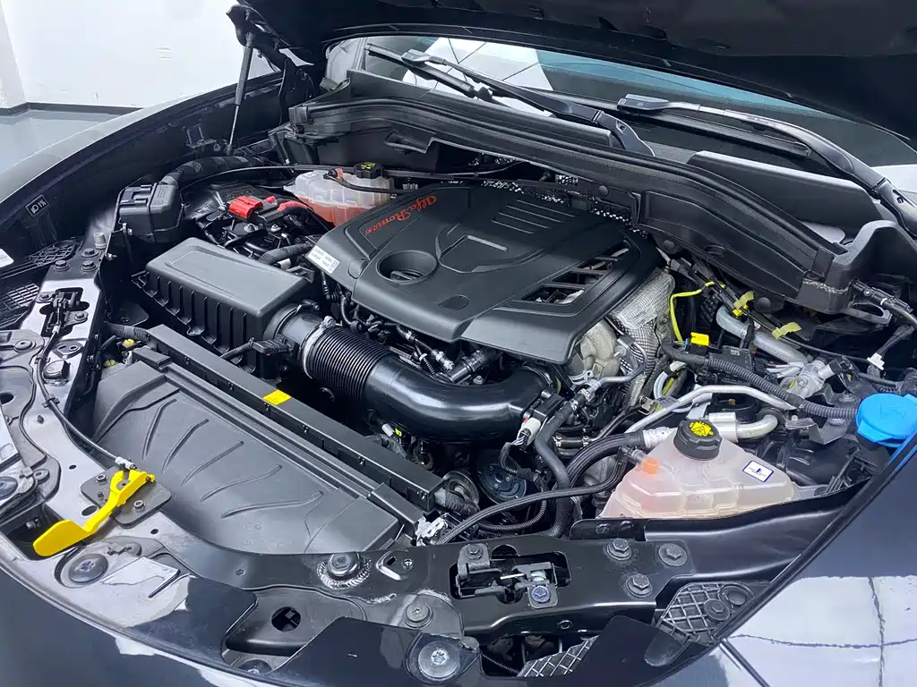 Alfa Romeo Stelvio 2025