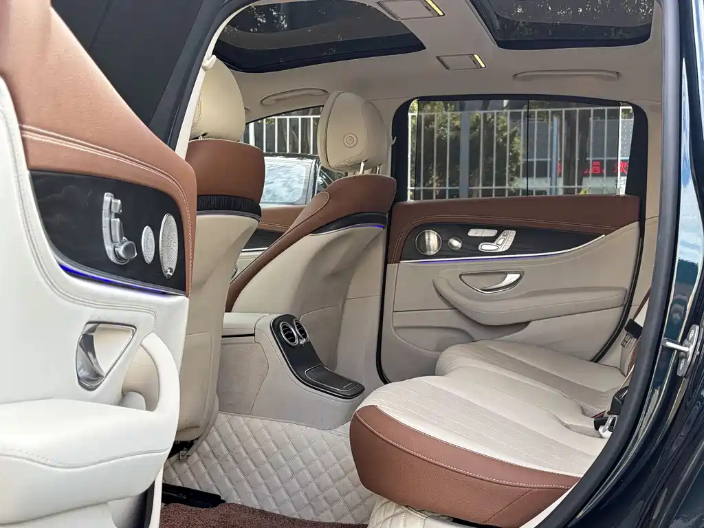 Mercedes-Benz E-Class 2022
