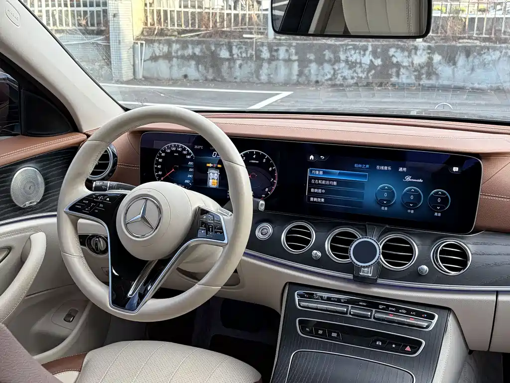 Mercedes-Benz E-Class 2022 — фото 15