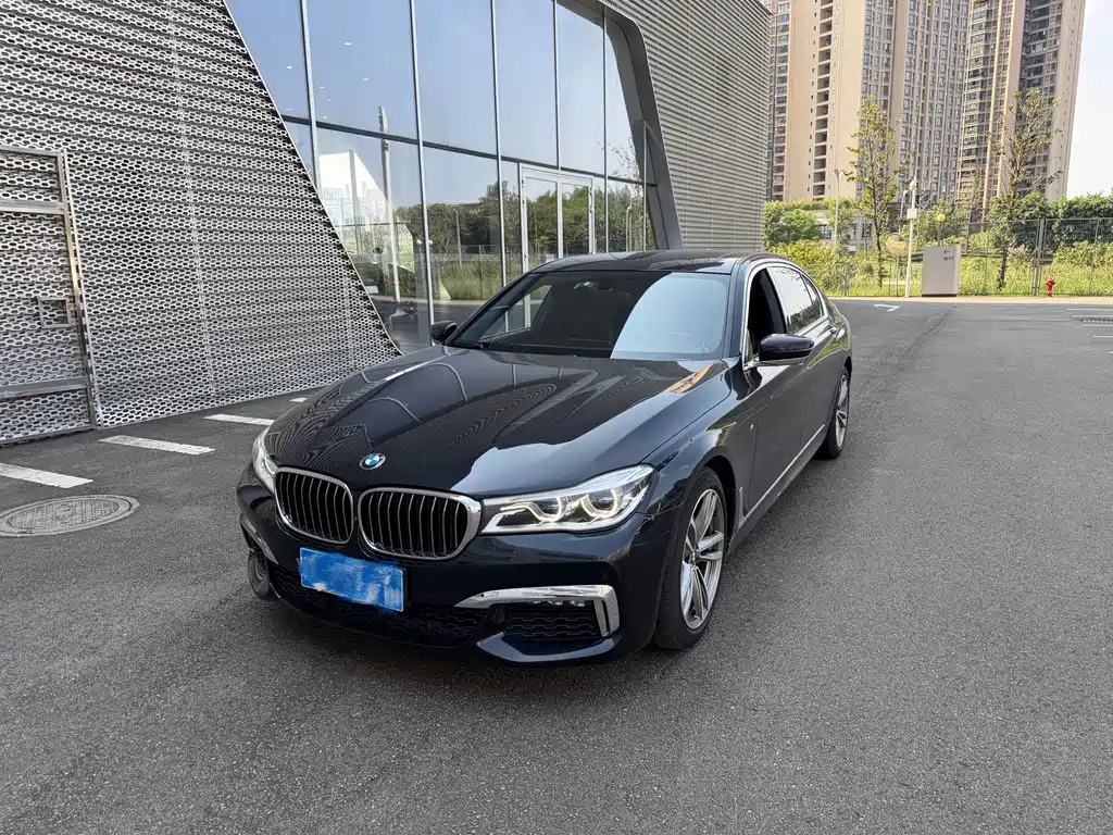 BMW 7 Series 2018 — фото 1