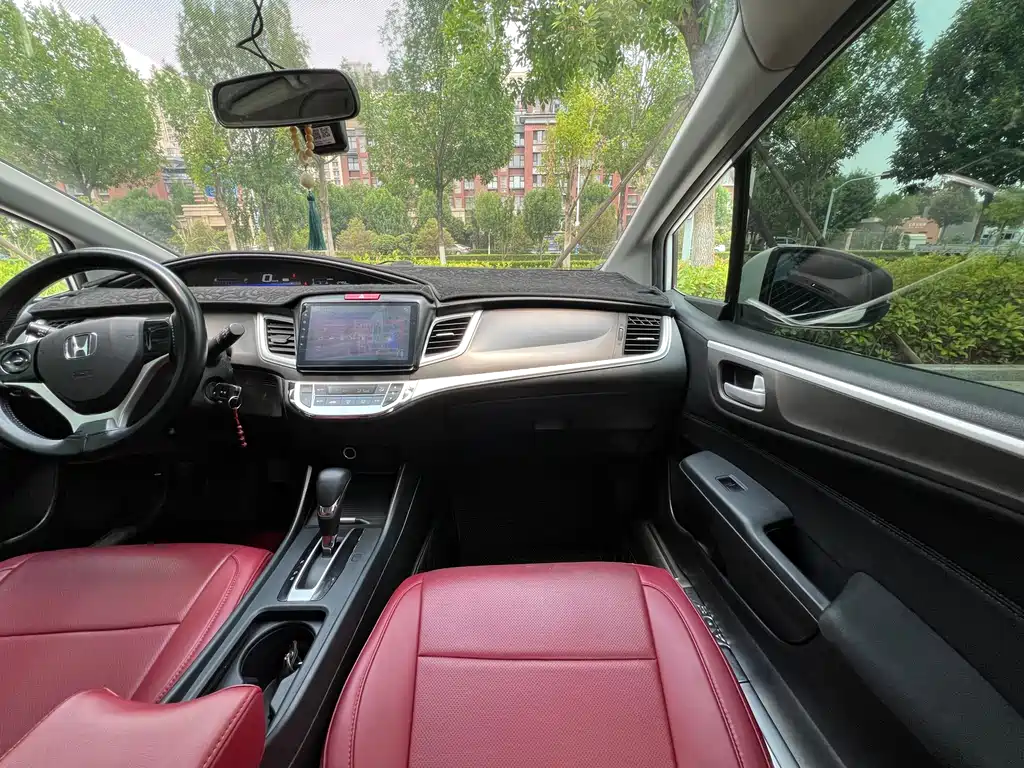 Honda Jade 2017 — фото 14