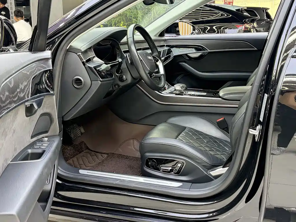 Audi A8 2022
