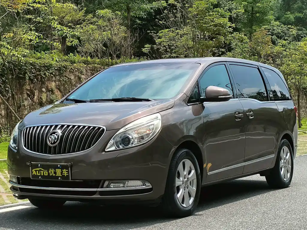 Buick GL8 2015 — фото 1