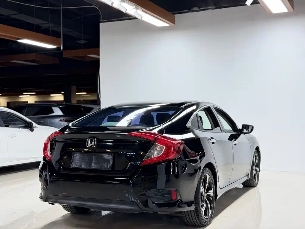 Honda Civic 2017 — фото 5