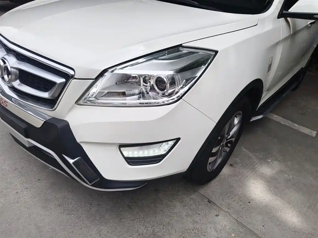 BAIC Senova X65 2015 — фото 24
