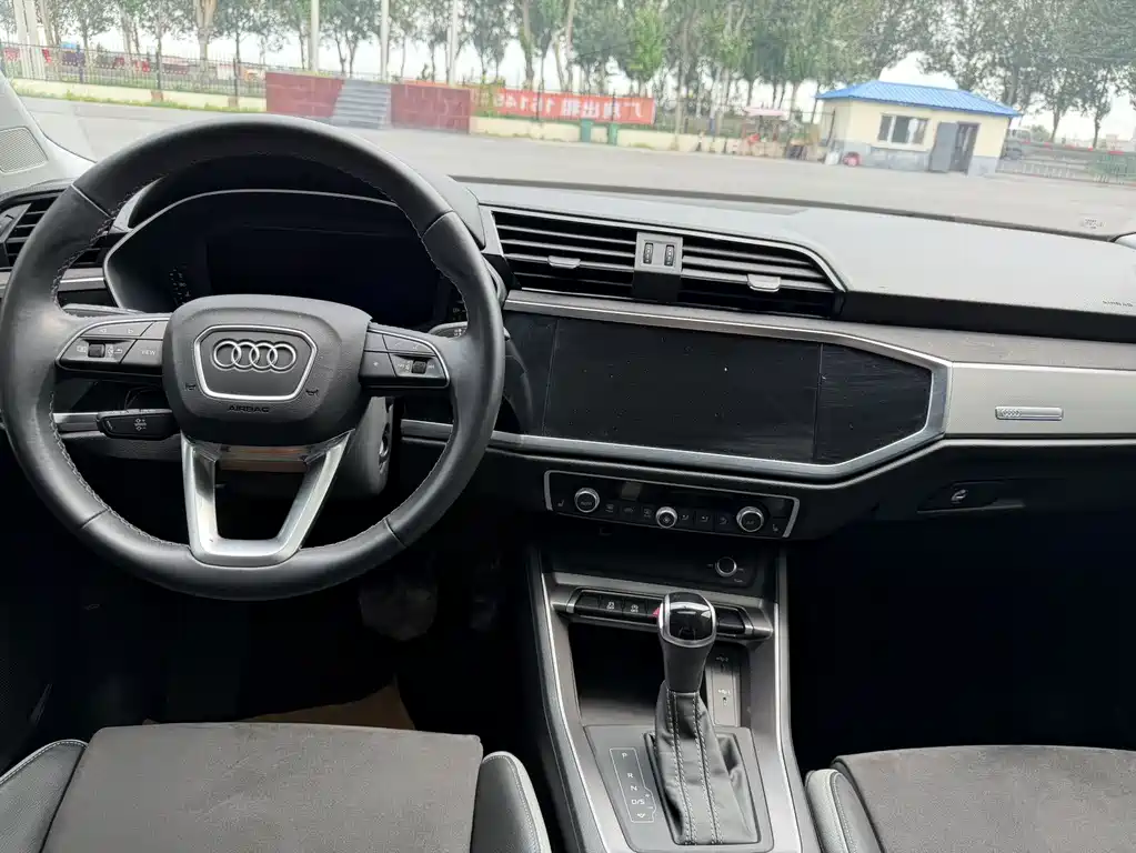 Audi Q3 2022 — фото 13
