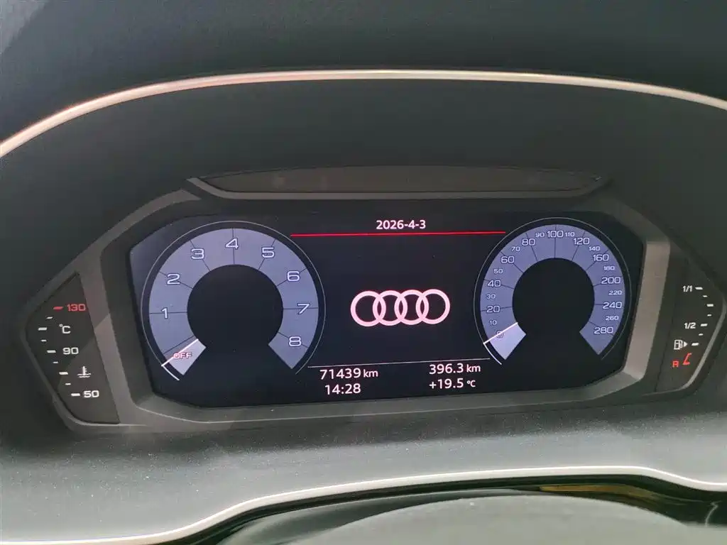 Audi Q3 2019 — фото 11