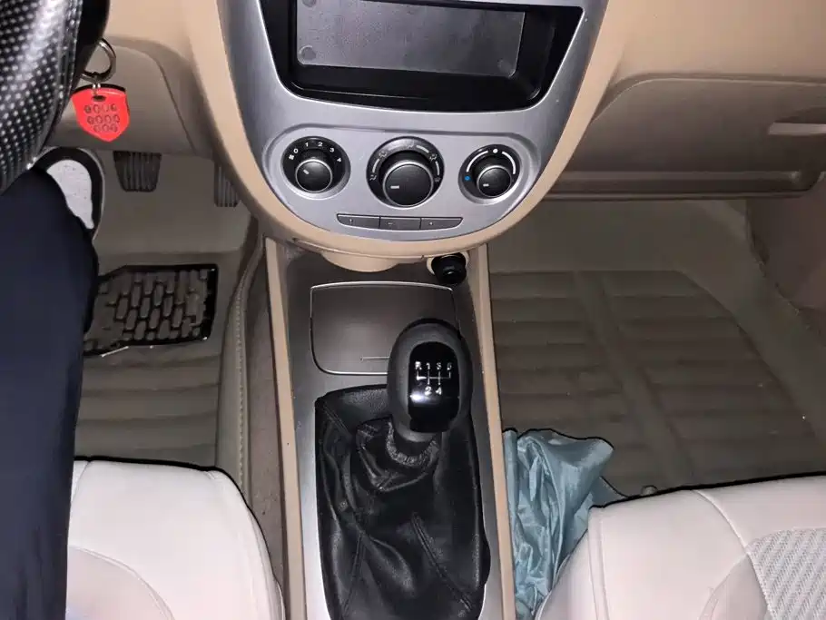 Buick Excelle 2014 — фото 16