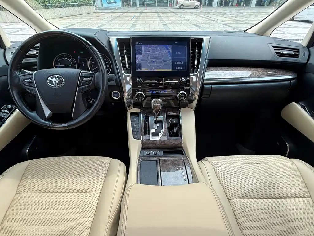 Toyota Vellfire 2023 — фото 17