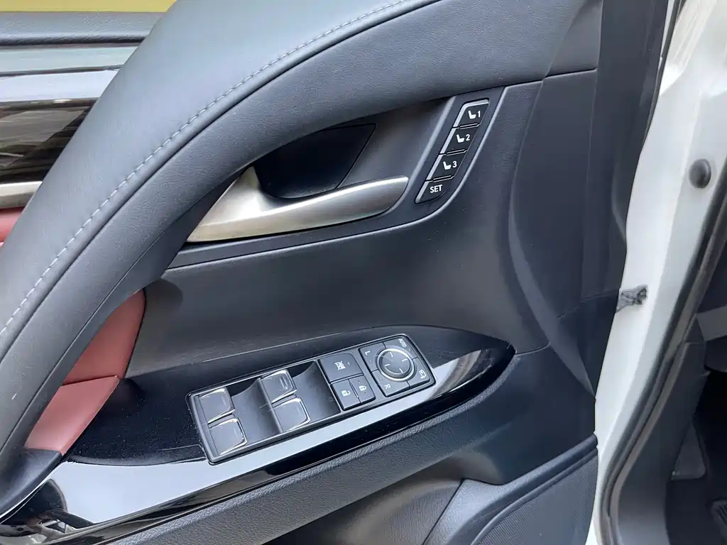 Lexus LX 2019 — фото 16