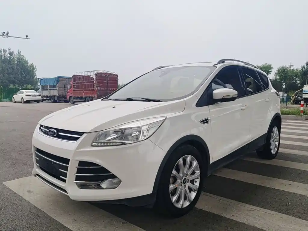 Ford Kuga 2016 — фото 1