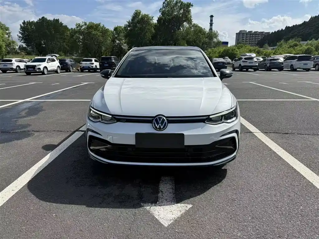 Volkswagen Golf 2023