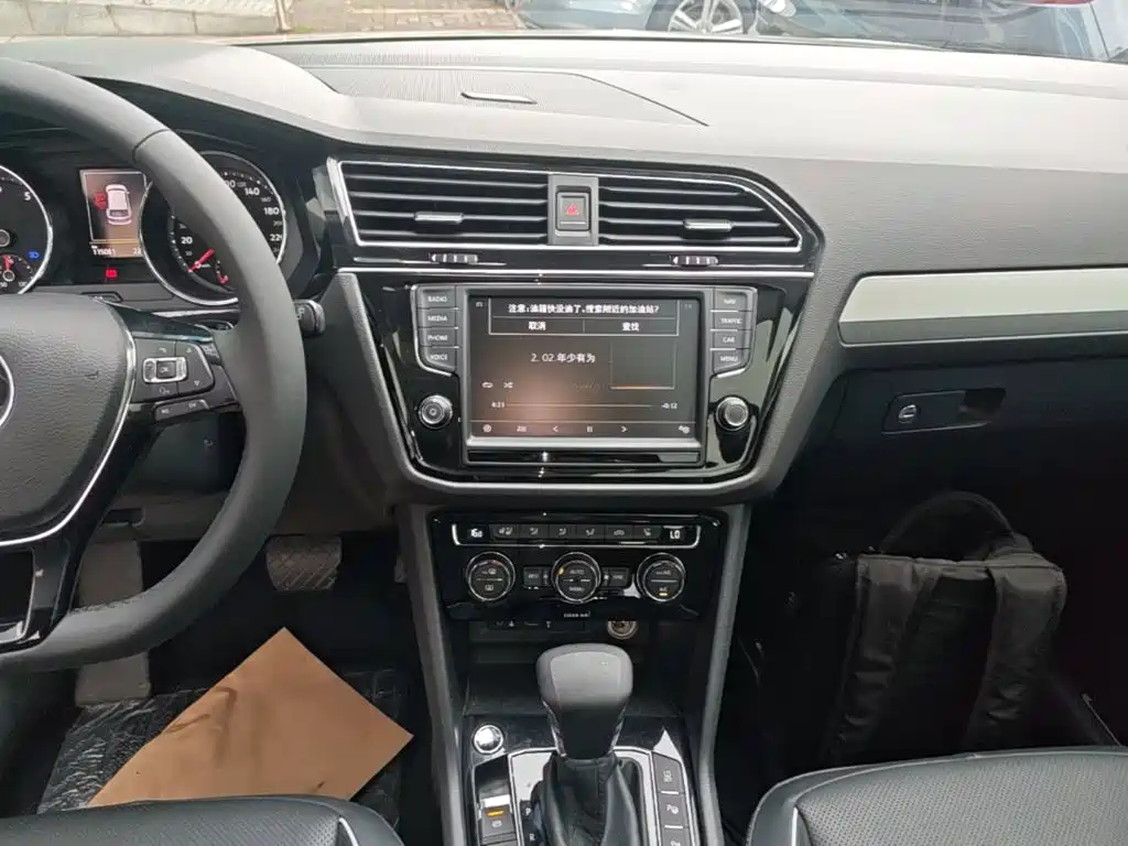 Volkswagen Tiguan L 2018 — фото 13