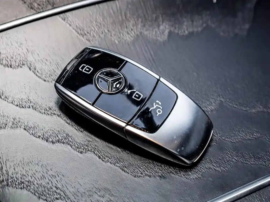 Mercedes-Benz E-Class 2021 — фото 18