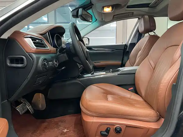 Maserati Ghibli 2015