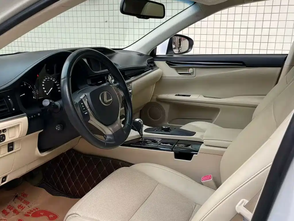 Lexus ES 2015