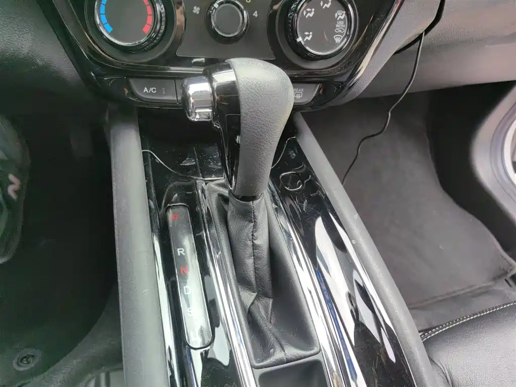 Honda Vezel 2015