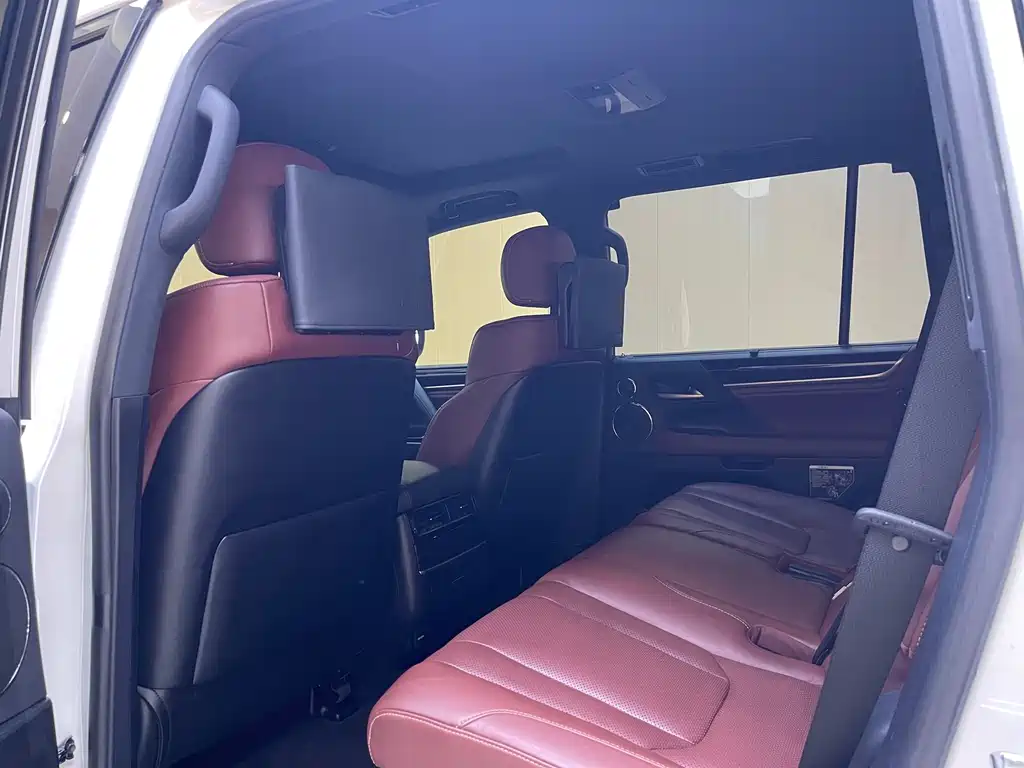 Lexus LX 2019 — фото 13
