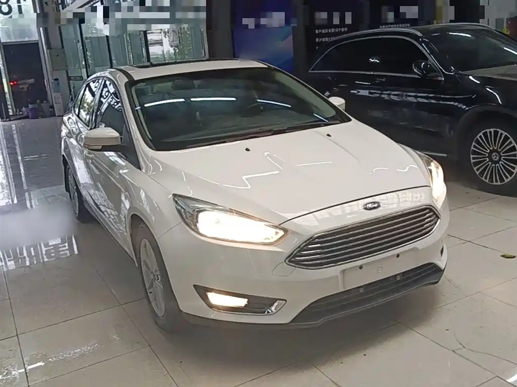 Ford Focus 2015 — фото 4